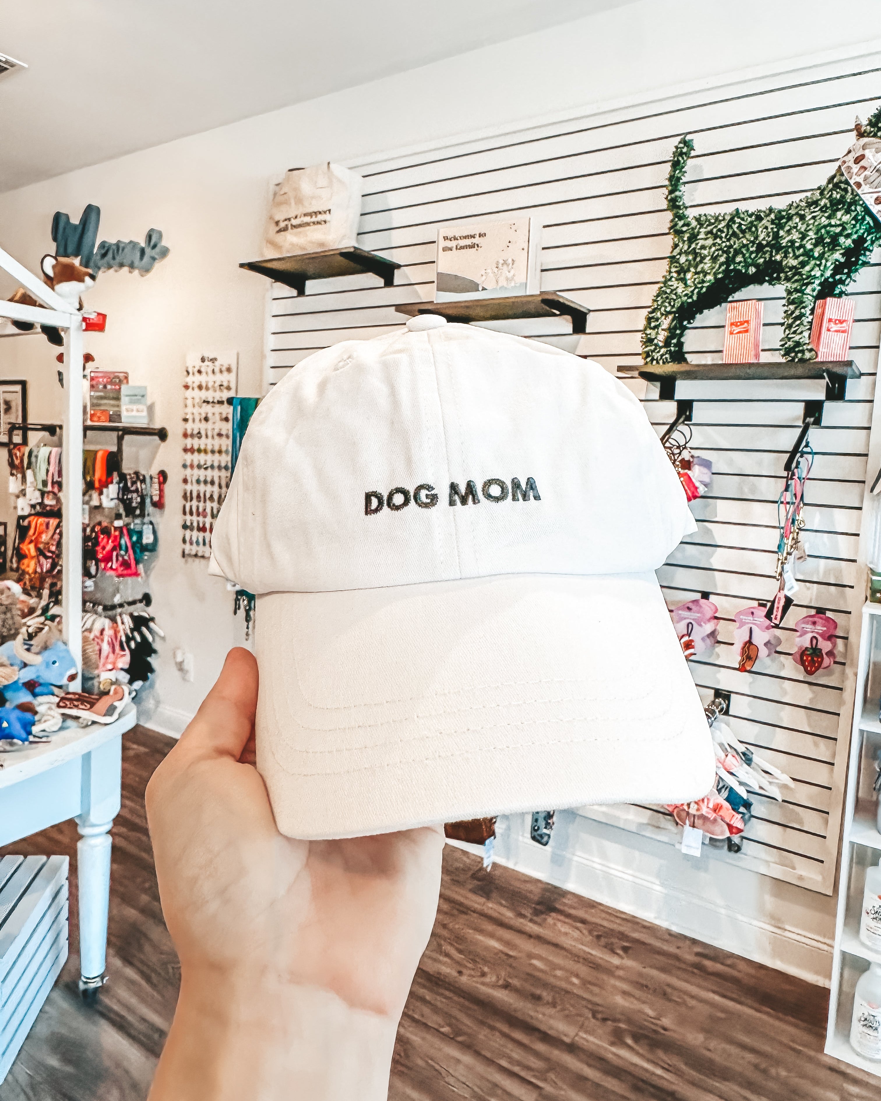 Dog Mom White Hat - Modern Companion