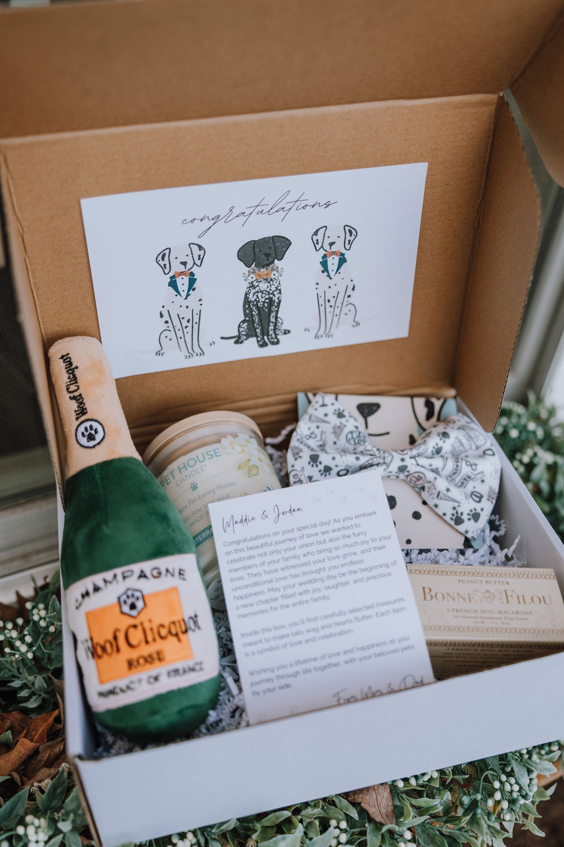 The Wedding Pawty Box - Modern Companion