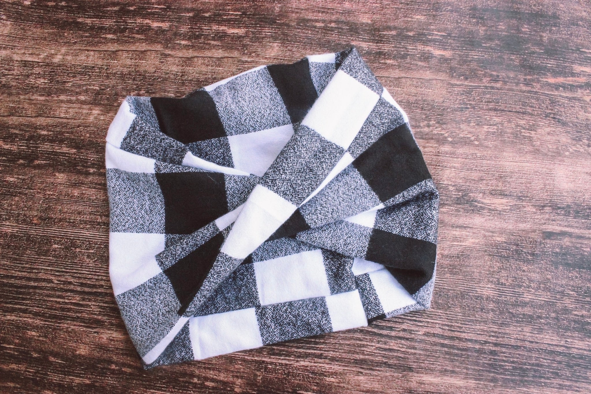 Collier Scarf - Modern Companion